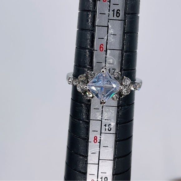Rhinestone Ring Size 7 Clear Crystal Silver Plated Wedding Jewelry Promise Gift - Picture 7 of 7